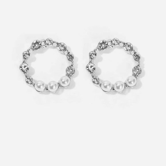 *Loren* Pearl and Stone Earrings - Picture 4 of 5